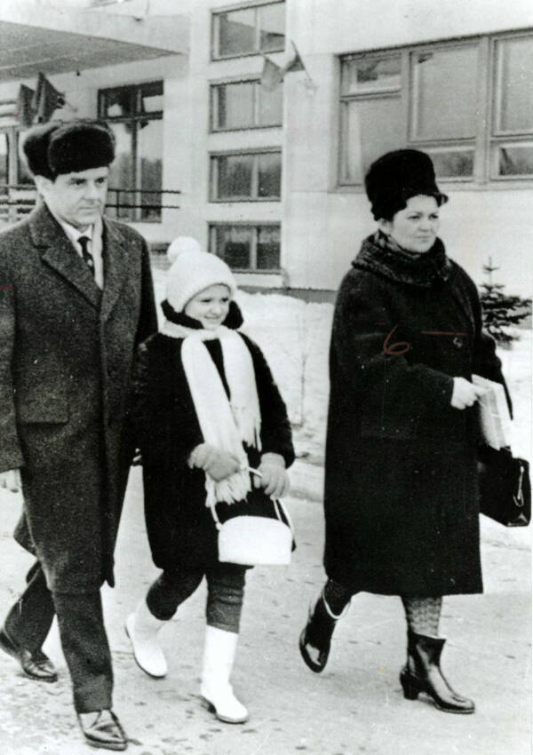 Vladimir Komarov and family